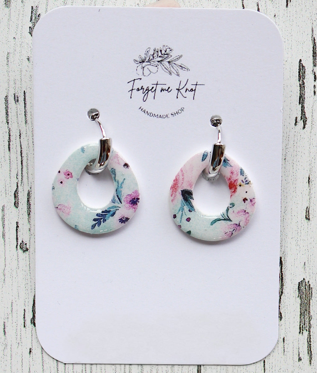 Wood and flowered square earrings