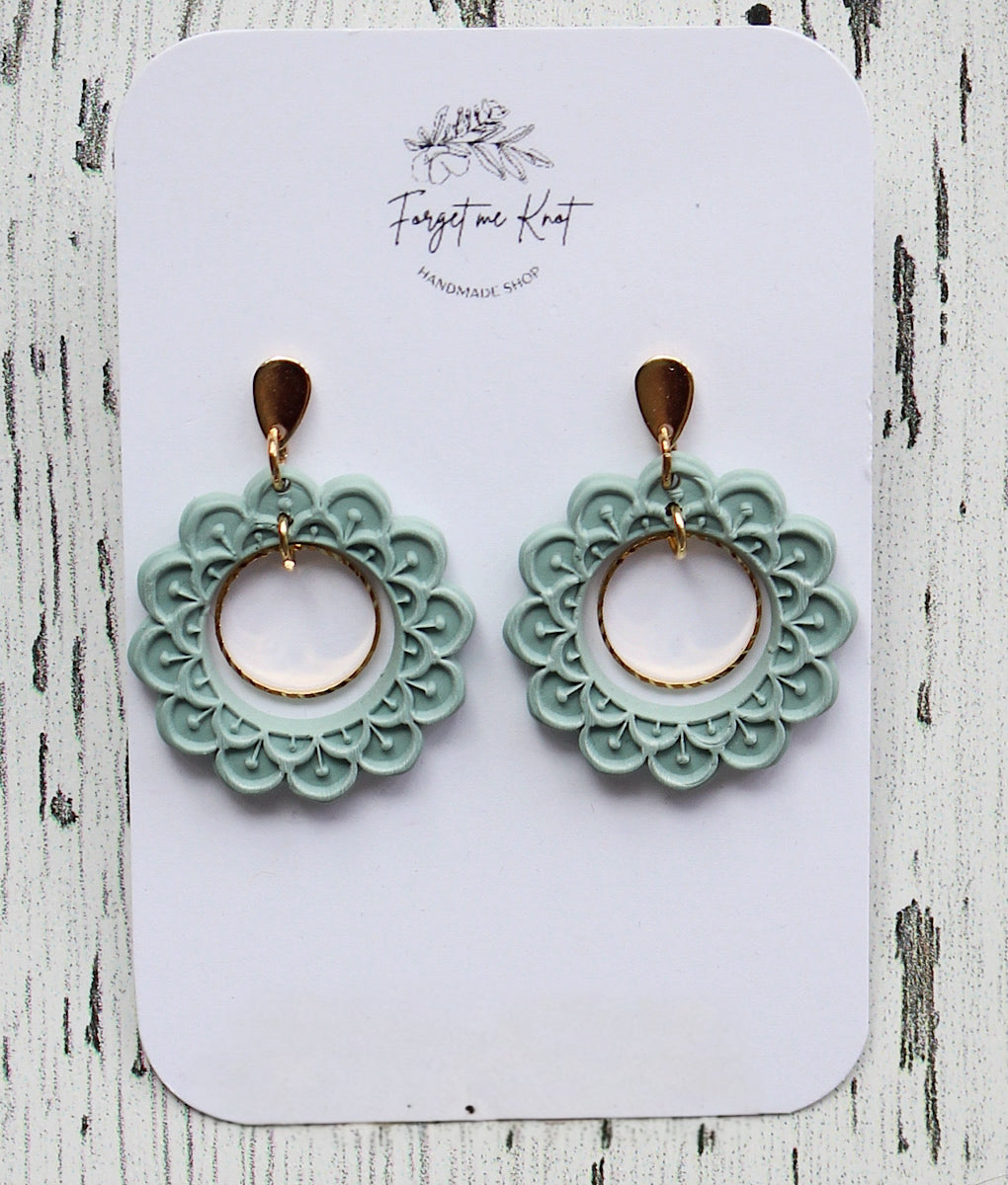 Boucles d’oreilles mandala sauge