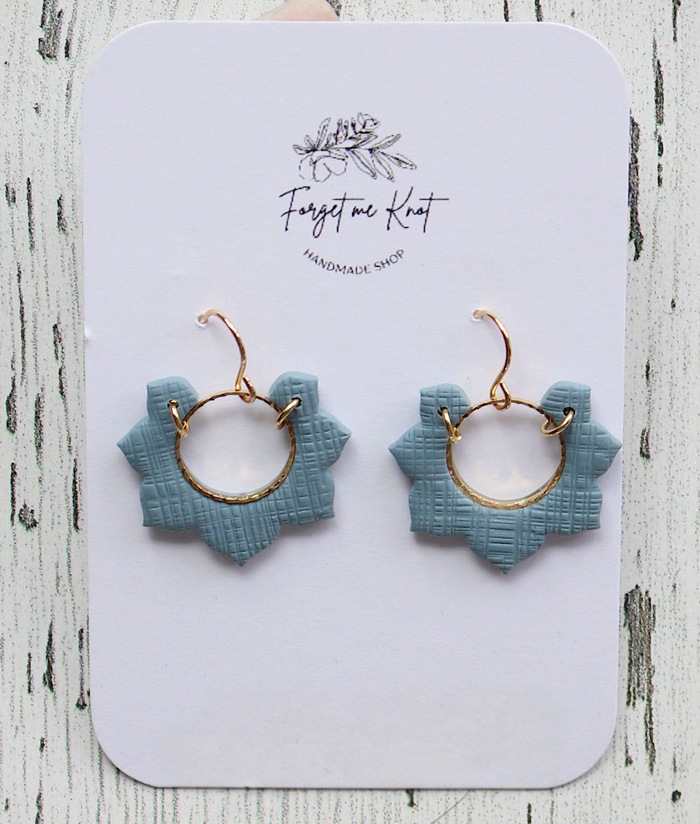 Boucles d’oreilles pétales de lin bleu