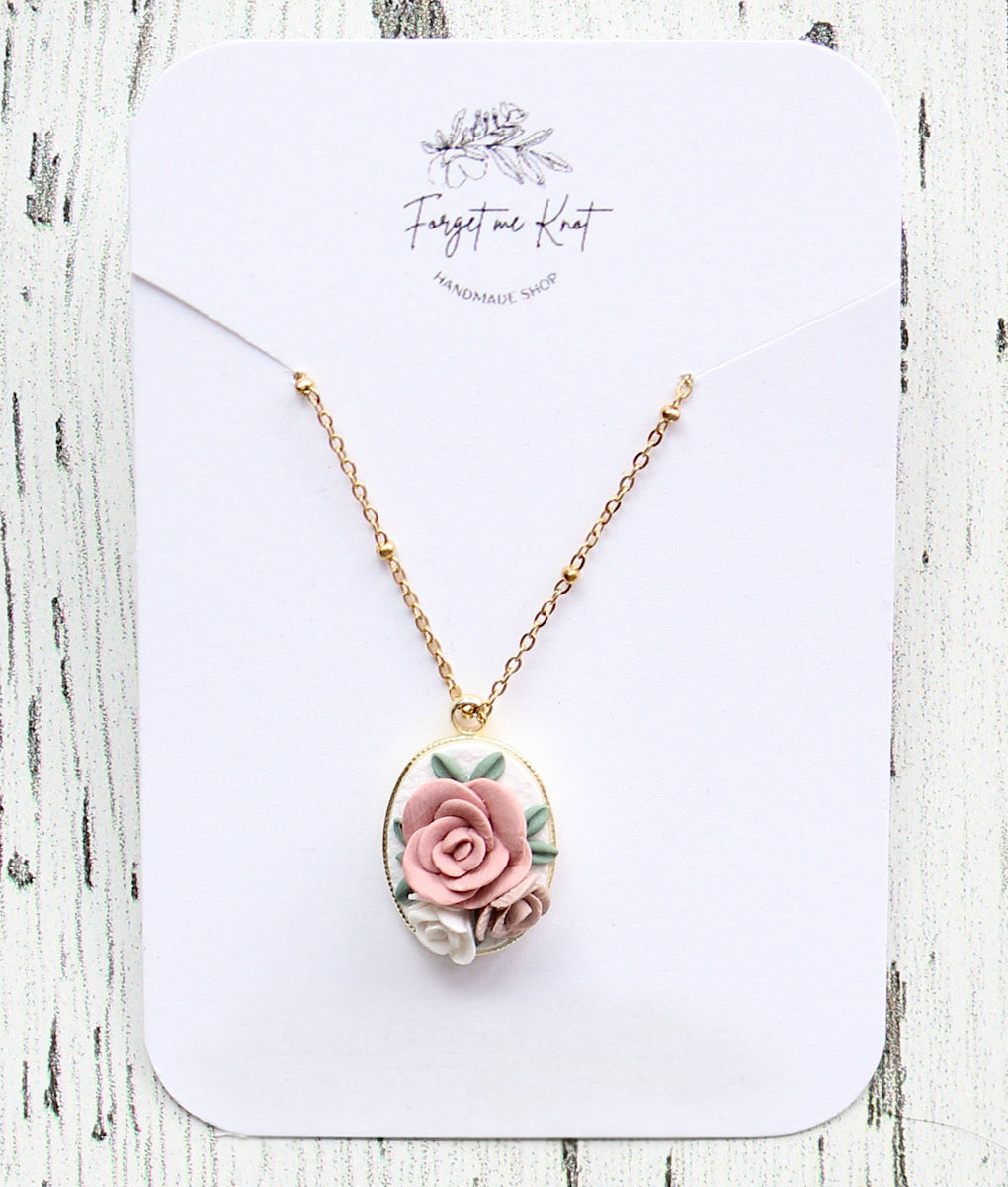 Collier fleural plaqué or 18ct