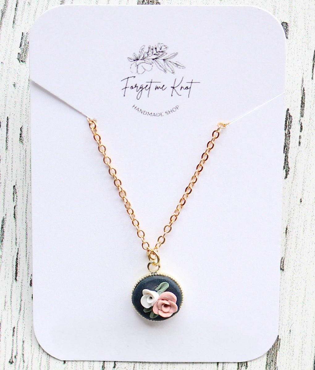Collier fleural camélia plaqué or 18ct