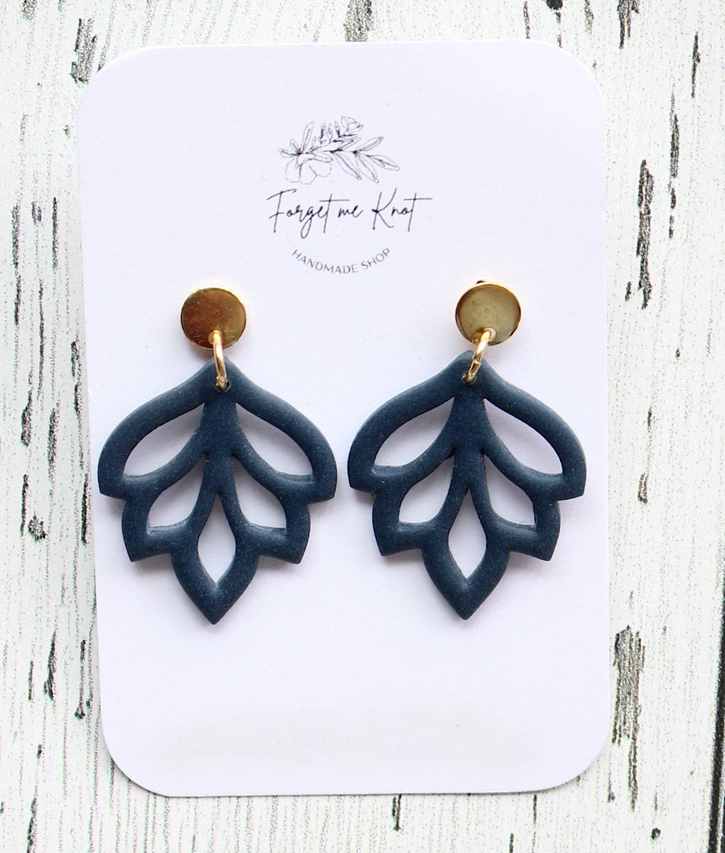 Wood and flowered square earrings