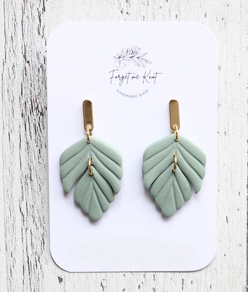 Wood and flowered square earrings