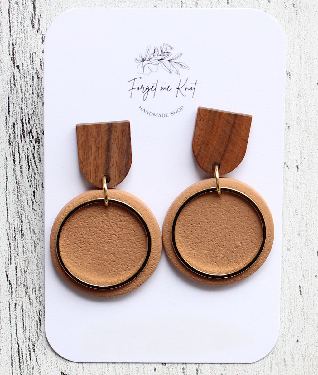 Wood and flowered square earrings
