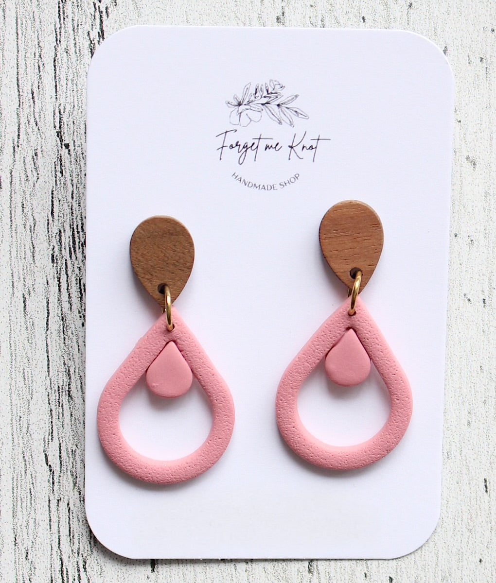Boucles d’oreilles doubles gouttes roses