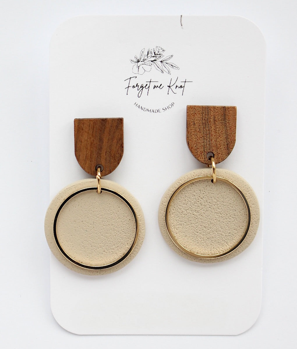 Wood and flowered square earrings