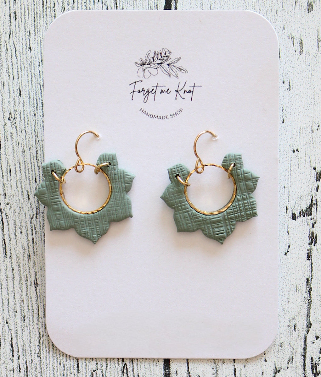 Wood and flowered square earrings