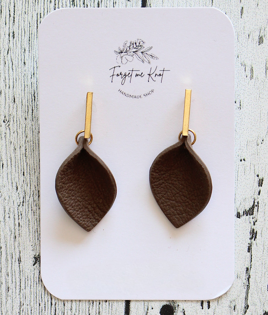 Wood and flowered square earrings