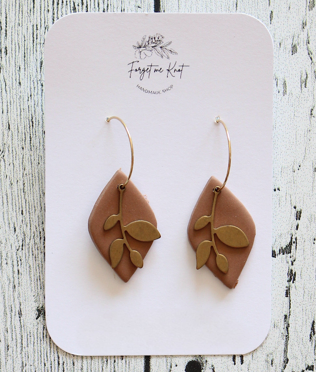 Wood and flowered square earrings
