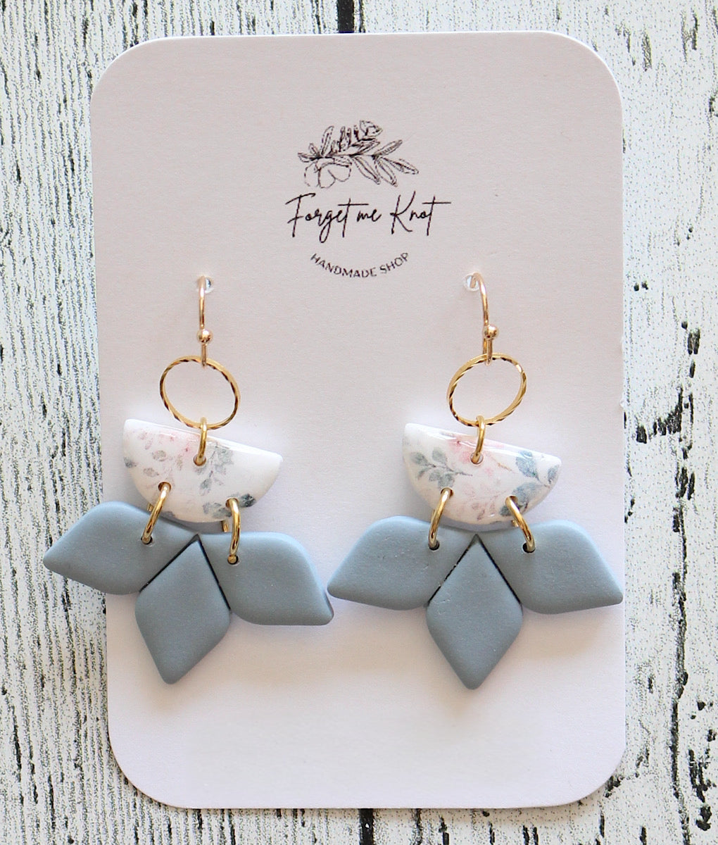 Boucles d’oreilles misty pétales bleues