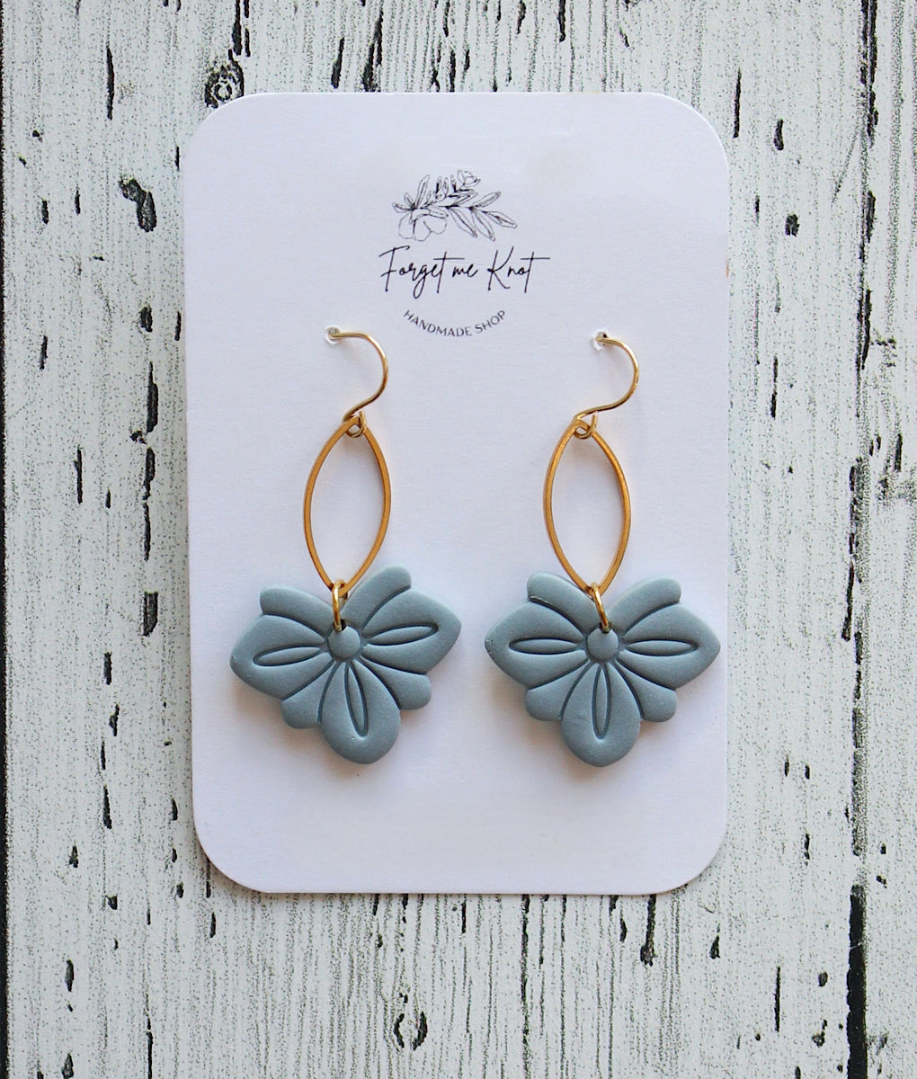 Wood and flowered square earrings