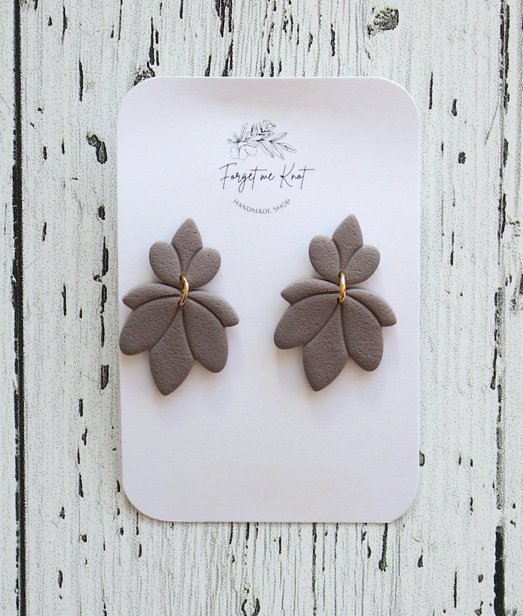 Wood and flowered square earrings
