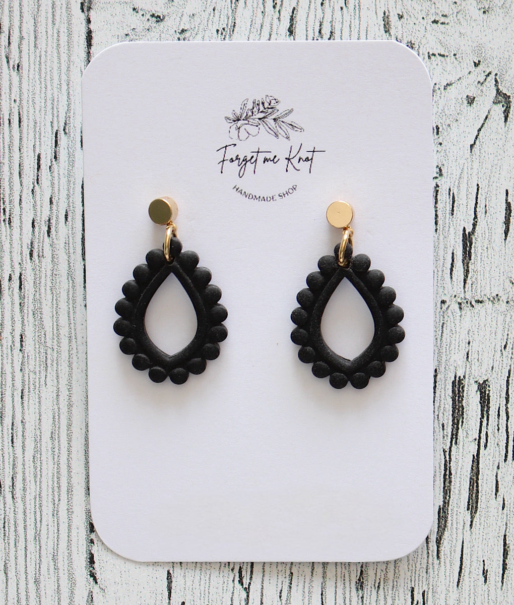 Boucles d’oreilles noires en gouttes
