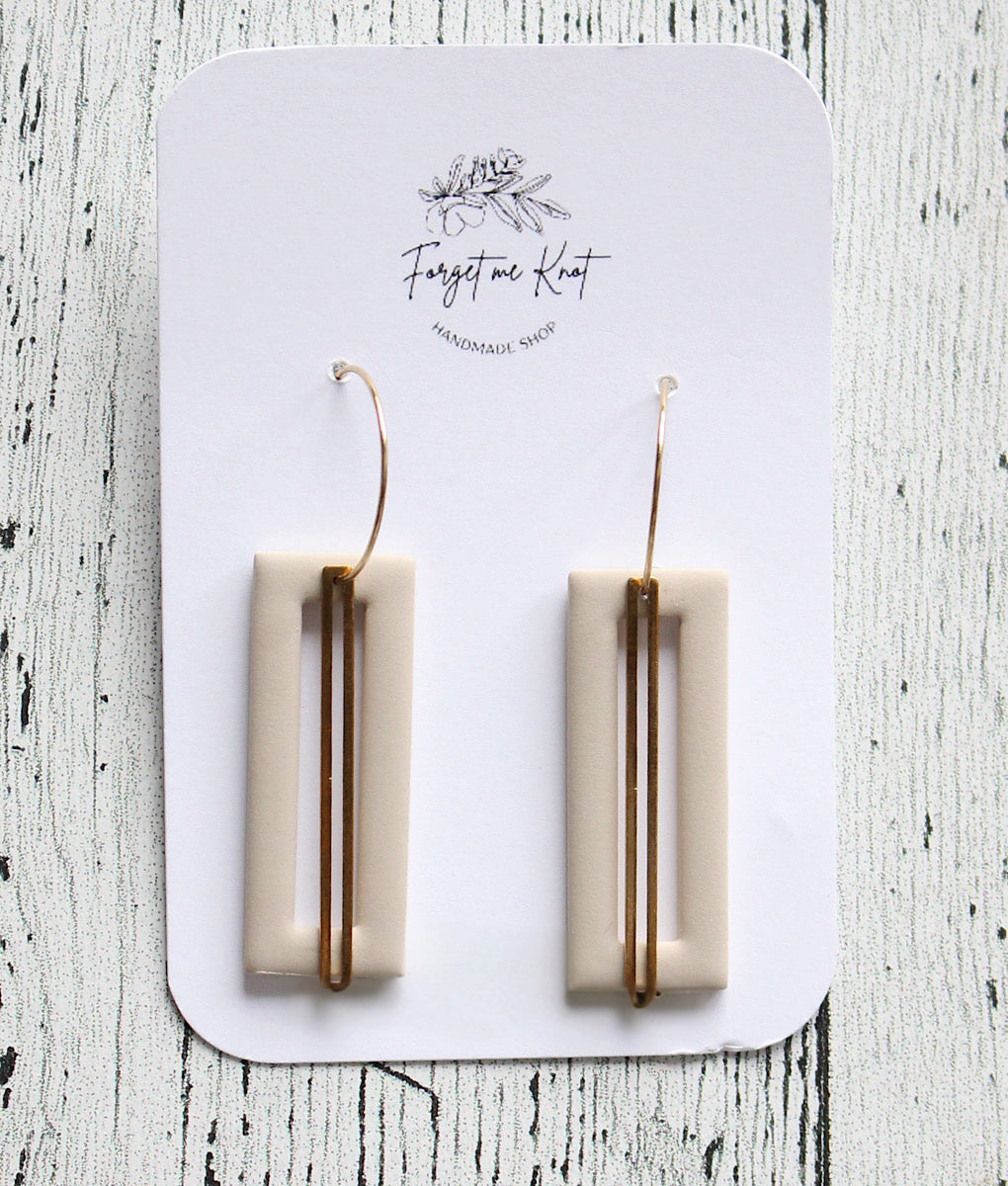 Boucles d’oreilles barres rectangulaires dorées ivoires