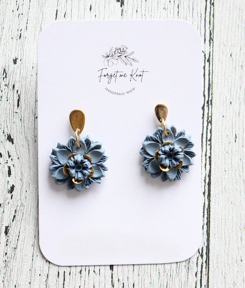 Boucles d’oreilles fleurs sublimes bleues